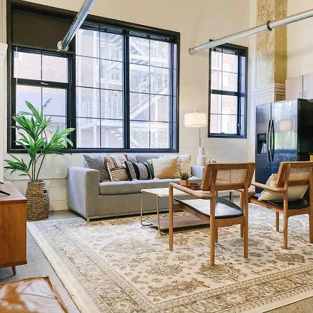 Modern Downtown Loft On Gay St Apartamento